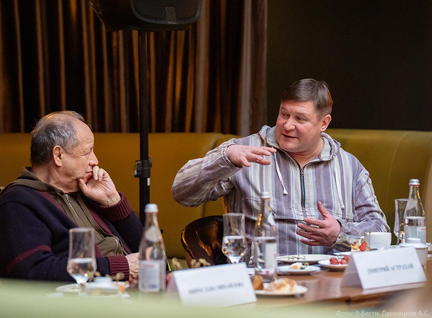 Театр на Трубной откроет полемику о семейных ценностях «Желтым карликом»