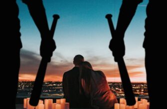 Встретились четверо ночью на Сиреневом бульваре...